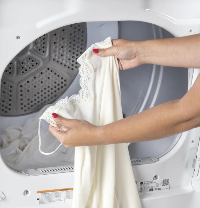 GE® 7.2 cu. ft. Capacity aluminized alloy drum Electric Dryer with Sensor Dry